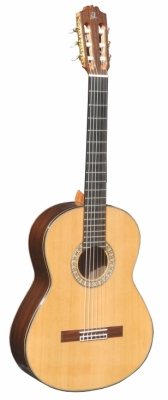 A20 i gruppen Gitarr / Nylonstrngad Gitarr / Admira / Klassisk hos Crafton Musik AB (350039305034)